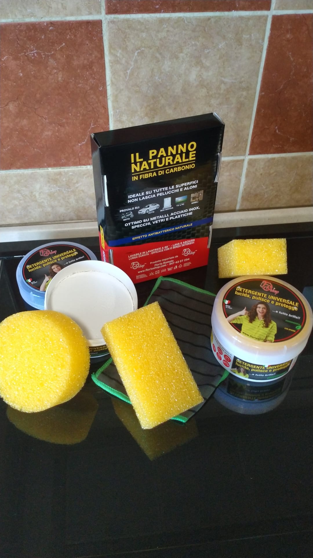 FS shop Detergente Universale 300gr (2pz) e Panno in Carbonio 3 Panni 38X50 e 1 18x14 (1pz)